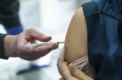 日本2月下旬開始全民免費注射新冠疫苗！菅義偉首相表示“我先來”！